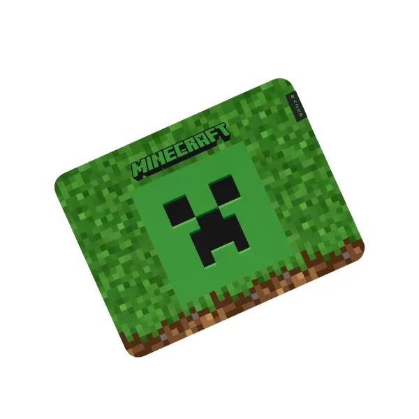 Razer Gigantus V2 Minecraft Edition Medium mouse mat with green pixelated Minecraft design